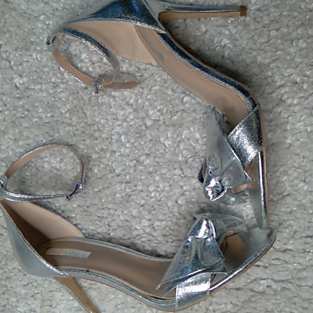 ASOS Mettalic/foil bow heels size 10.5 - Picture 5 of 16